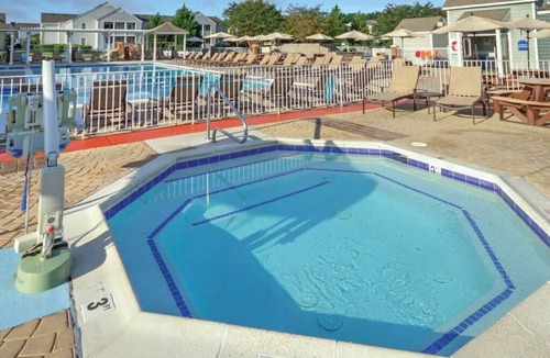 Williamsburg Condo | Wyndham Kingsgate 3BR Apartment with Resort Access