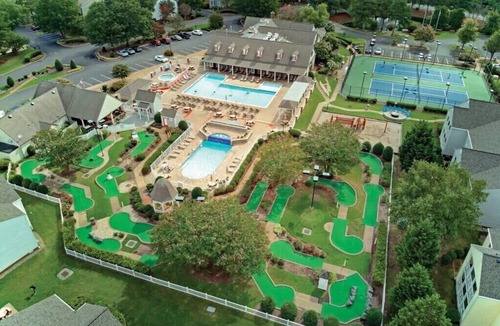 Williamsburg Condo | Wyndham Kingsgate 2BR Apartment with Resort Access