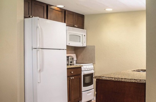 Survey Creek Condo | Wyndham Palm Aire | Four 2BR Suites Sleeps 24!