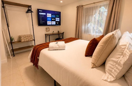 Wynwood Art District Apartment | Wynwood Charm, at the Heart of the Art!
