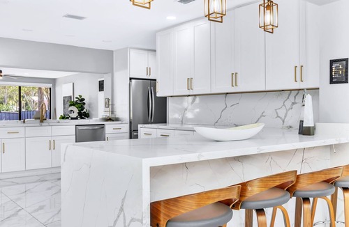 Riverside Park Villa | Yacht Riverbend Retreat – Waterfront Villa + Pool in Downtown Fort Lauderdale
