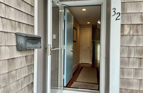 Hyannis Condo | Yachtsman Condo-Updated Waterview 3 Bdrm -Rooftop Deck-A/C Private Association Beach and Pool-Unit 32