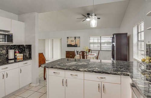 Davie Cottage | Yard & Patio! Lakefront Family Escape in Sunrise