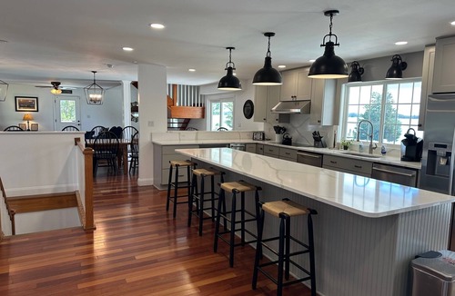 Cambridge House | Year Round Waterfront Estate/Family Reunions/Retreats - Sleeps 28