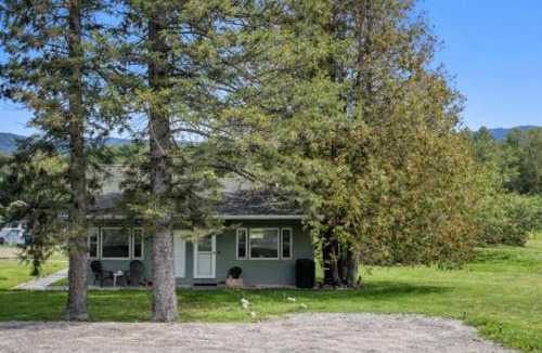 Jay House | Yinzer House - Adirondack Hiking Whiteface Ski Arcade Fun