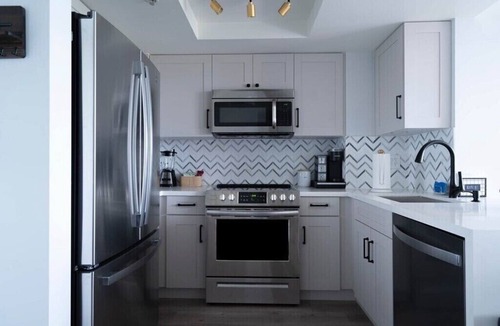 Coconut Grove Condo | Your Bay View Escape in Coconut Grove, Pool & Gym