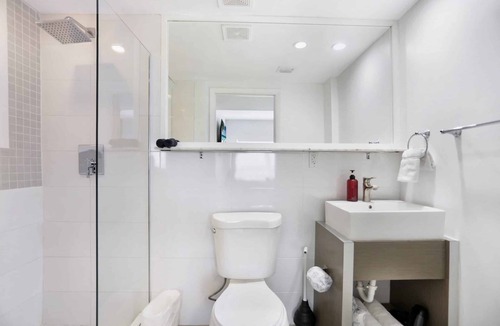 City Center Hotel | Your Fun Packed Miami Beach Vacation! Picnic Area, Short Walk to Ocean Drive!