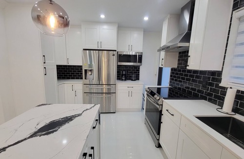 Miami Gardens House | YOUR HOME AWY FROM HOME, CLOSE TO HARDROCK STADIUM, DINING RESTAURANTS, SHOPPING