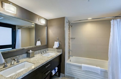 Northeast Virginia Beach Hotel | Your Home by the Sea! Full Kitchen, Swimming Pool, Ocean Front!