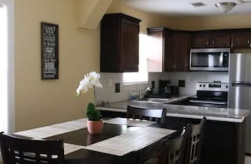 Highland Garden House | Your home in the heart of Hollywood