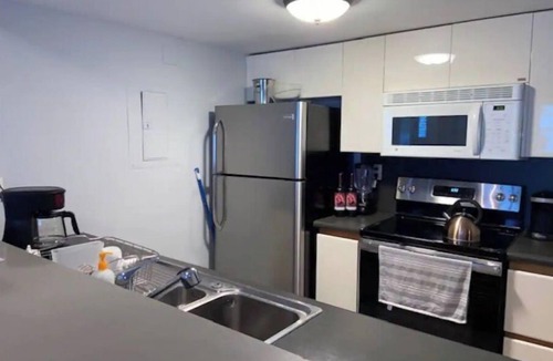 South Beach Apartment | Your private sweet suite on Ocean Drive!