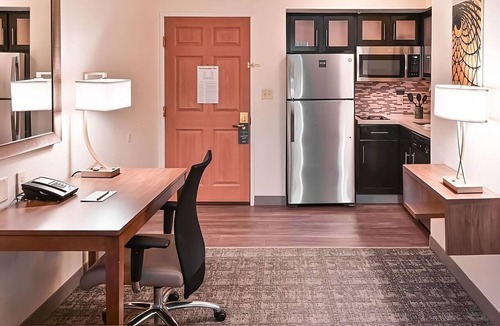 Plantation Apartment | Your Relaxing Getaway Awaits! Free Breakfast, Near Bonnett House Museum