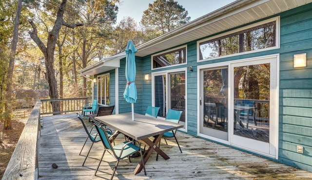 1/2 Mi to Beach Access: Southern Shores Gem + Deck