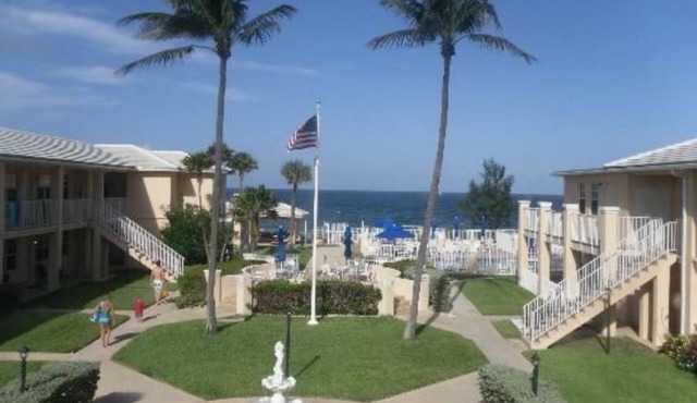 1 BR beachfront w/pool in Gulf Stream, FL. Minutes to Atlantic Ave. in Delray