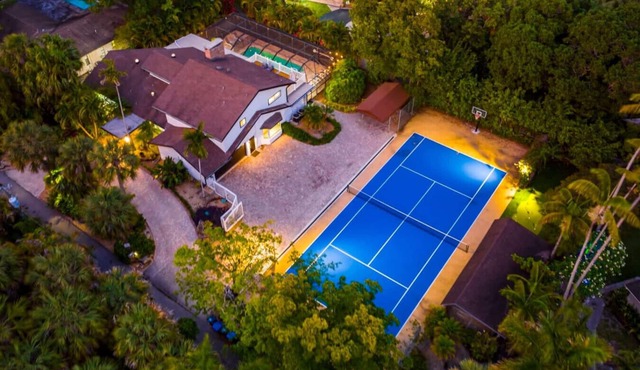 10BR Estate 2 Homes Tennis Pool