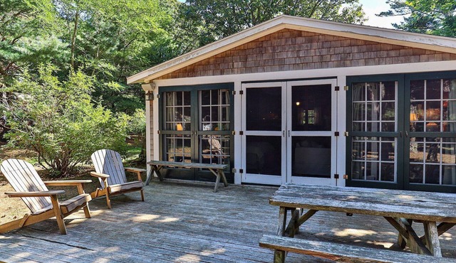 1940s Cottage Stunner Large Studio w/loft feel dog friendly
