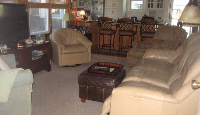 1960 Vintage Beach Cottage, Ocean block