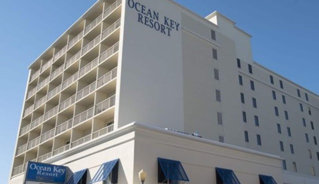 1BR 1BA sleeps four on Atlantic Ave near Rudee Inlet