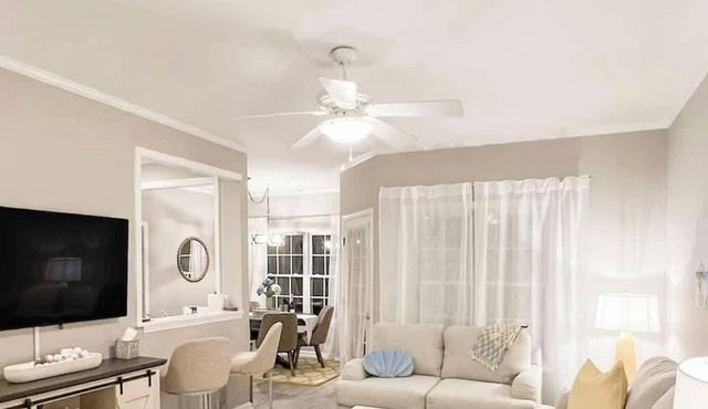 1st Floor 2BR-2BA, Pool, Peaceful & Near It All