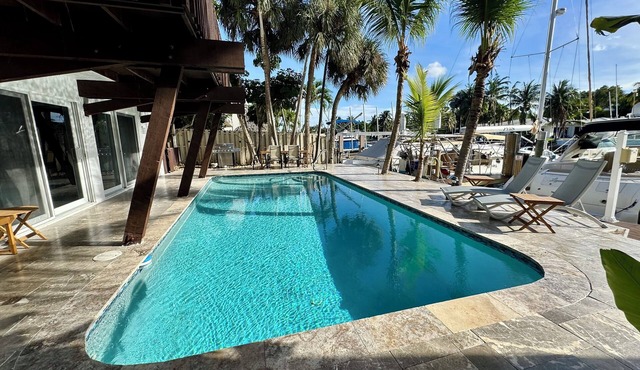 2/2 for 6-Duplex-Shared Heated Pool-Game Room