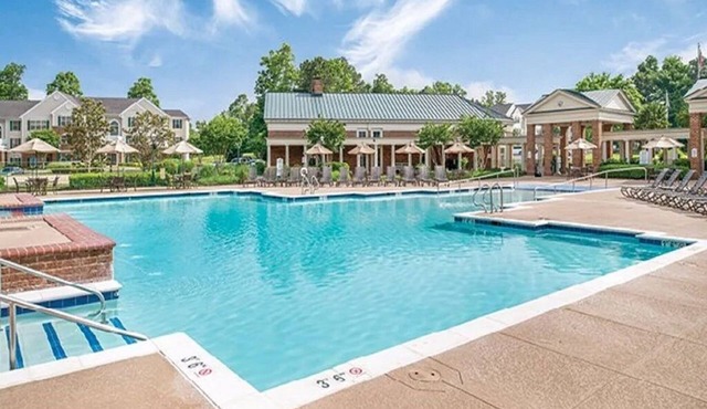 2 BDRM CONDO GREENSPRINGS RESORT- INDOOR POOL, SPORTS COURTS, GOLF & MUCH MORE