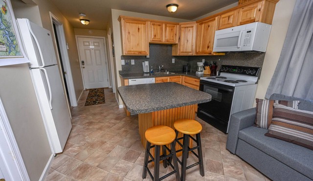 2 Bed 1 Bath Apt. near Wisp Resort & Deep Creek Lake