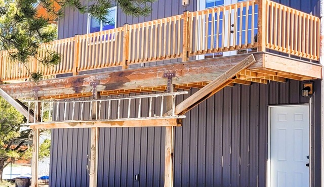 2-bedroom apartment in East Glacier Park Village with AC and full kitchen
