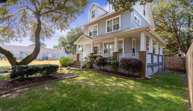 2 Blocks to Beach, 5 Beds, Deck, Grill, Fire Pit, Stocked Kitchen, FIOS