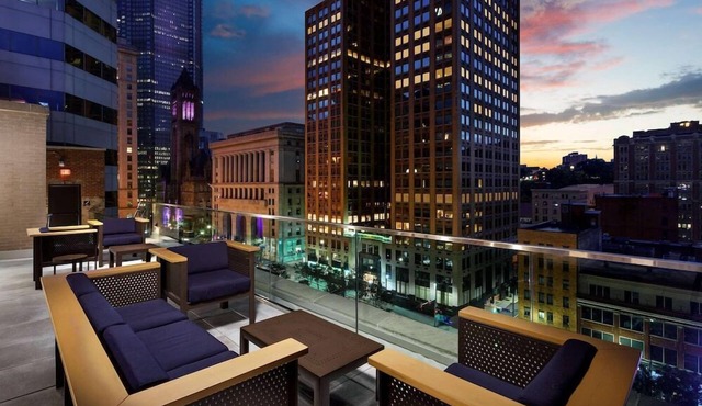 2 Connecting Suites at a 4⭐️ Hotel