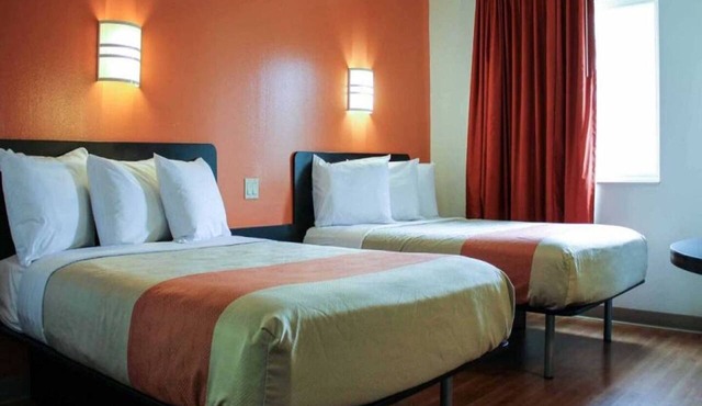2 Full Beds | Non-Smoking