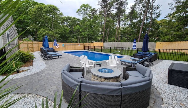 2 Homes -10 Min Walk to Beach. NEW 18x36 In Ground Pool-Backyard Gathering Space