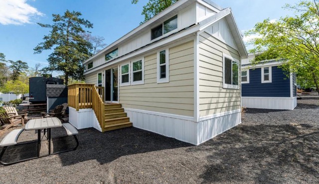 2 Homes Pool + Amenities Sleeps 16