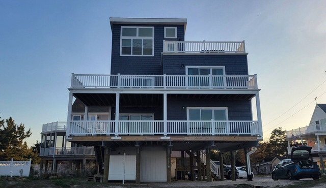 2-story house, 3-bedroom, 2 bath. Hot tub and Sauna - extra fee