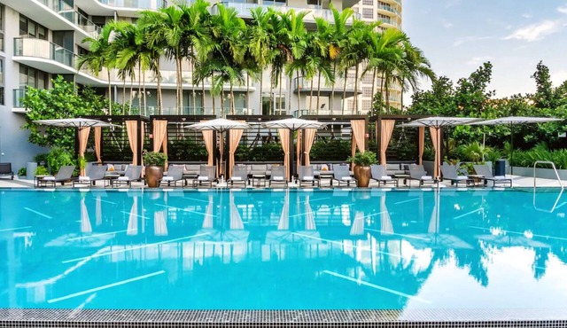 2 Striking Modern Suites in Midtown with Pool, Fitness, Tennis Court