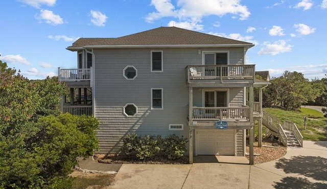 2062 - Paradise Found - Spacious Corolla Getaway w/Pool & Elevator