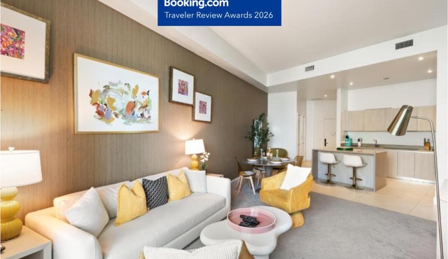 25-min to FIFA! Sunset Bliss Resort - Oceanfront apartment with great resort amenities, rooftop pool and hot tub