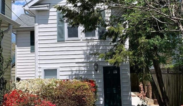 25b Olive Ave.- North Rehoboth Cottage with prime ocean-block location