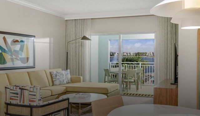 2Bdrm, 2 Bathroom villa for a perfect family or friends vacation at Doral Miami