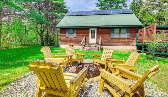 2BR+Loft Cabin—Summer Getaway with Patio,Firepit Near Lake George &Gore Mountain