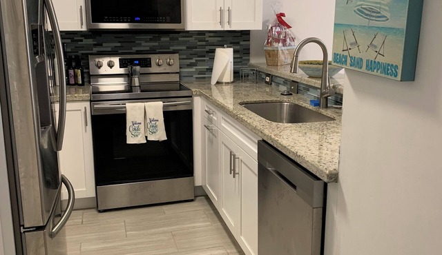 3/2 Gated water Eastern Shores 5 min to Aventura Suny Isles and N. Miami Beach.