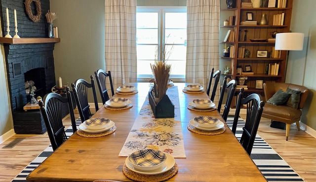 3-Bdrm Farmhouse w/Great Mountain Views