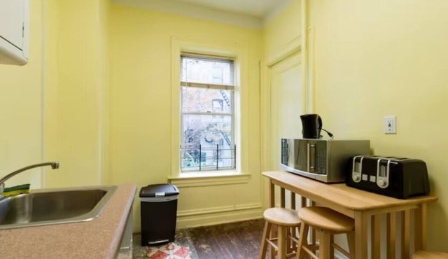 3-bedroom apartment in delightful Brooklyn