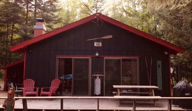 3-bedroom cabin in charming Indian Lake