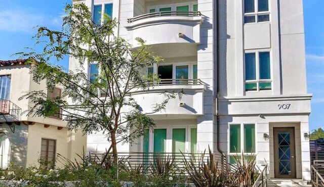 3 Large Bedrooms | Balcony | Prime Location
