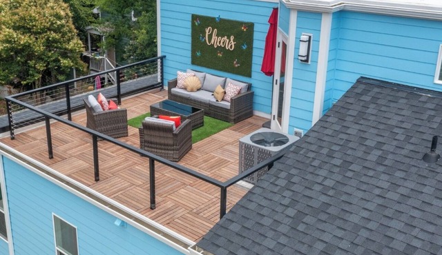 3 Level Rooftop Oasis Near Downtown Durham!