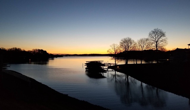 3 Master Suite, 3 BA spacious townhome on SML with Boat and Slip