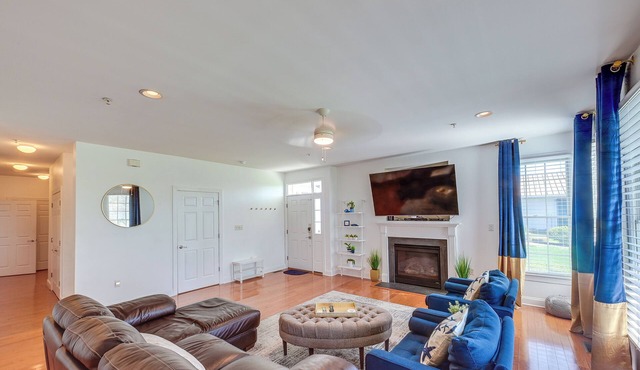 3 Mi to Beach: Ocean View Getaway w/Pool Access