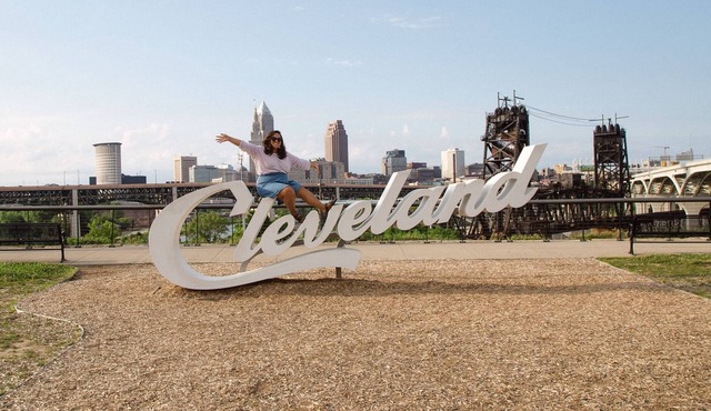 3 Minutes to Cleveland Clinic, museums, historic Shaker Heights and more!