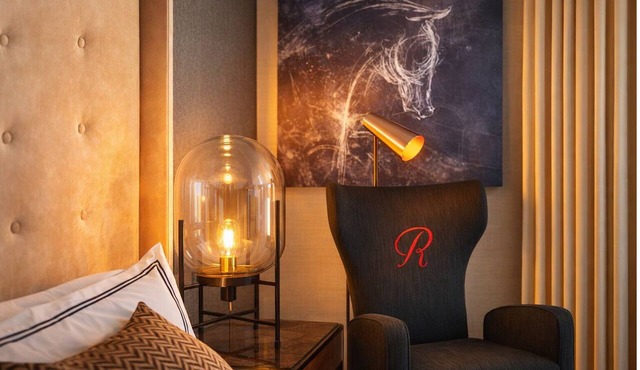 3 Sophisticated Suites Perfect for a Relaxing Boston Stay - Walk to Attractions