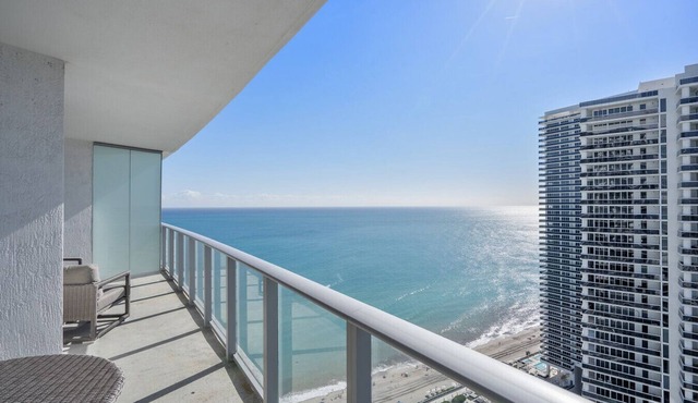 ✨ 32nd-Floor Modern 1BR @ Lyfe Resort | Ocean View + City Skyline | Luxury Amenities